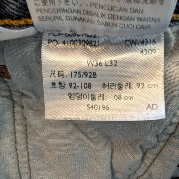 LEVIS 501 Button Fly distressed pockets‎ Mens Jeans sz 36 32 - Picture 11 of 16